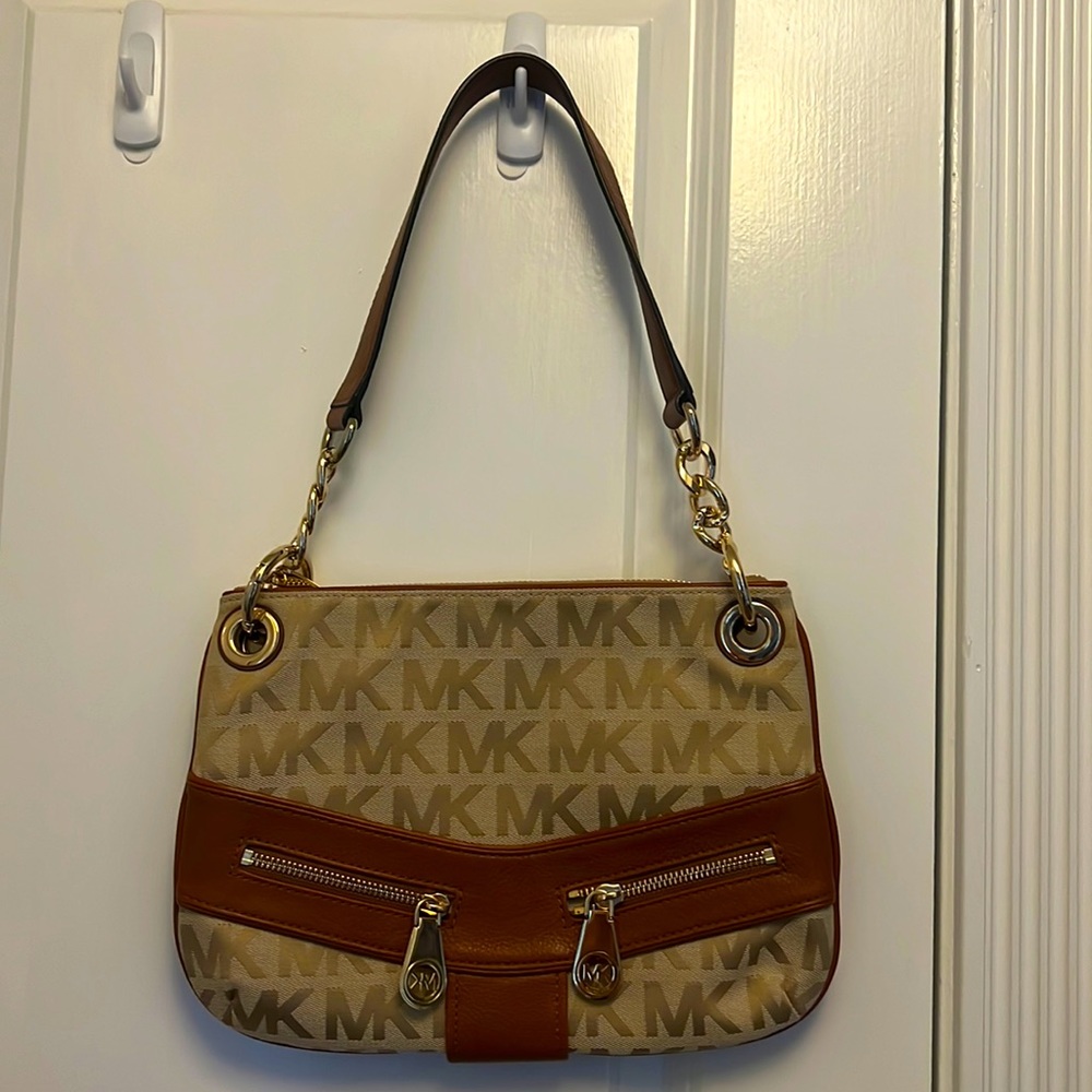 Michael Kors logo shoulder bag